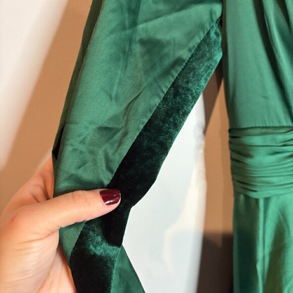 NWT Ieena for Mac Duggal 55245i Emerald Green gown - Picture 4 of 9